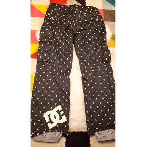 DC women's medium snowboarding pants